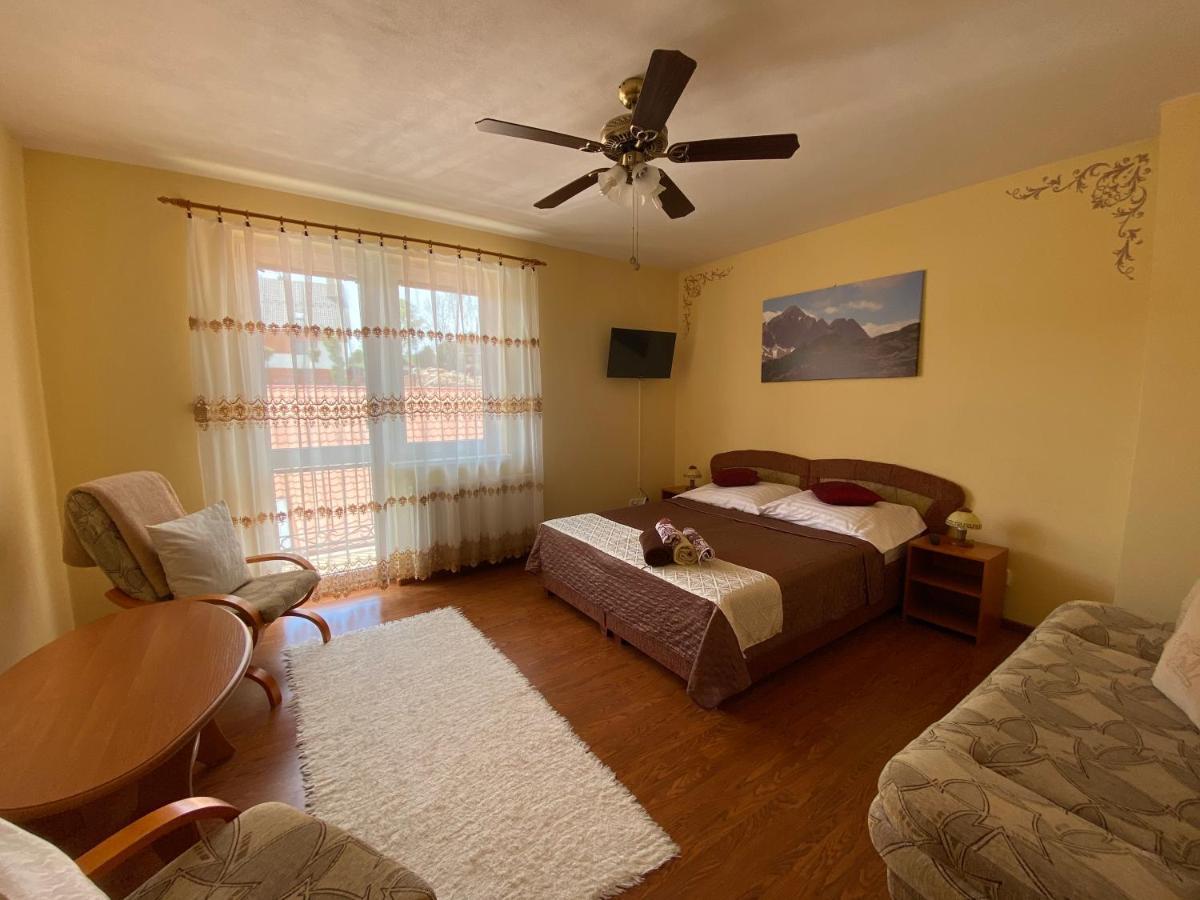 Villa Butterfly Nova Lesna Ngoại thất bức ảnh